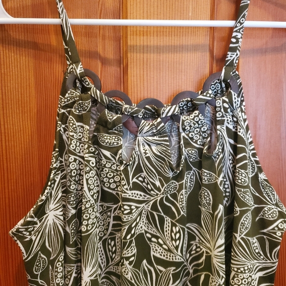 Lite, fun summer dress - Picture 2 of 4